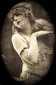 caf926bc1266e33573c44bed4c7fbb9a--belly-dancers-vintage-photography